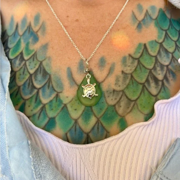 NWT Sea Glass Turtle Pendant Necklace 925 Silver Plated 18” Chain - Picture 2 of 6